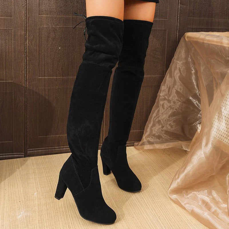 Modische Overknee-Stiefel mit femininer Silhouette EB EB