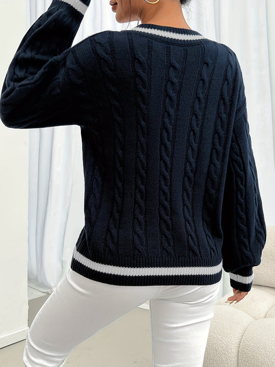 EB | Kabelstrickpullover mit Zarten Details