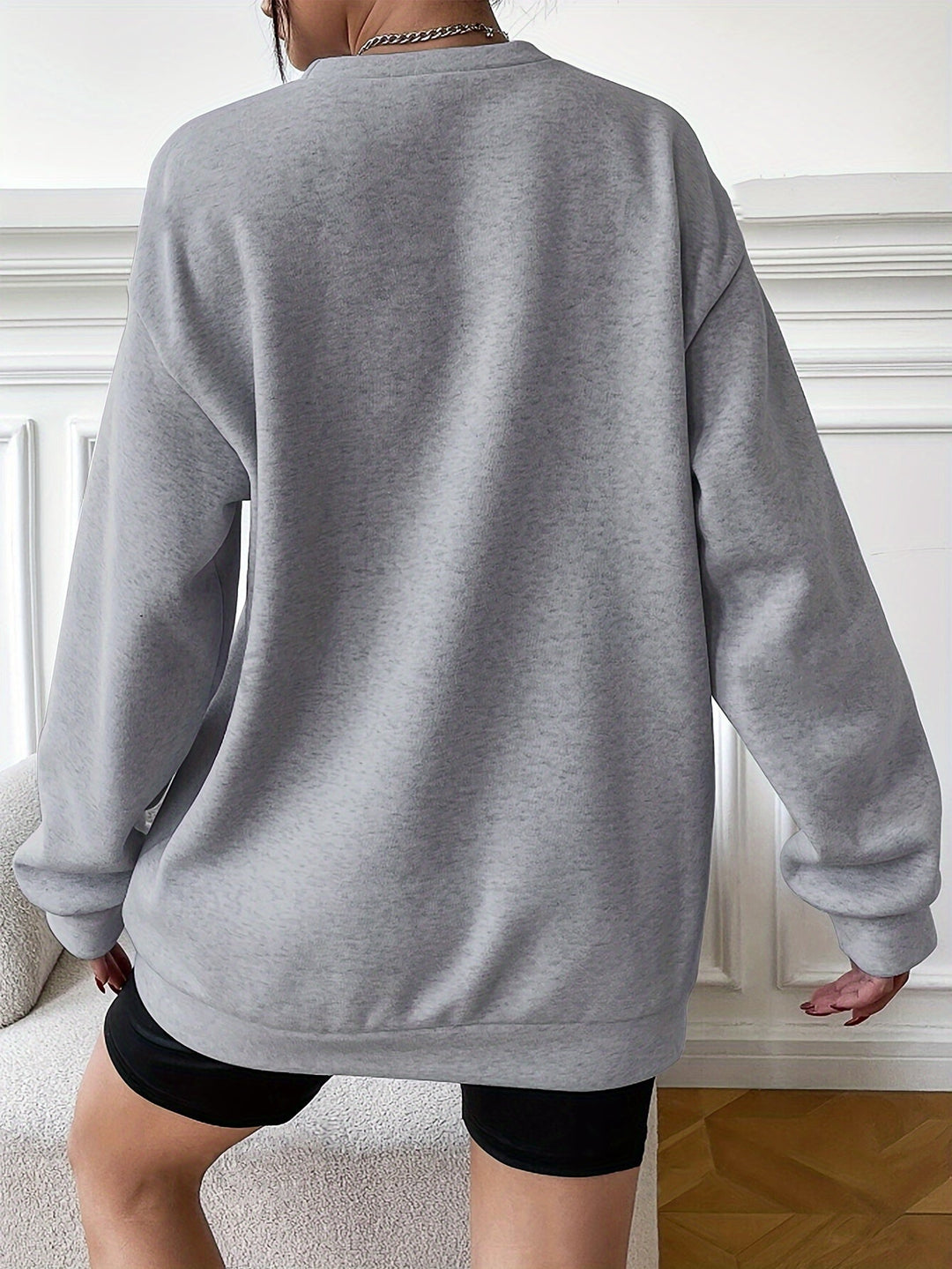 EB | Sweatshirt mit Gesichtsdruck Baumwolle Künstlerisch und Bequem
