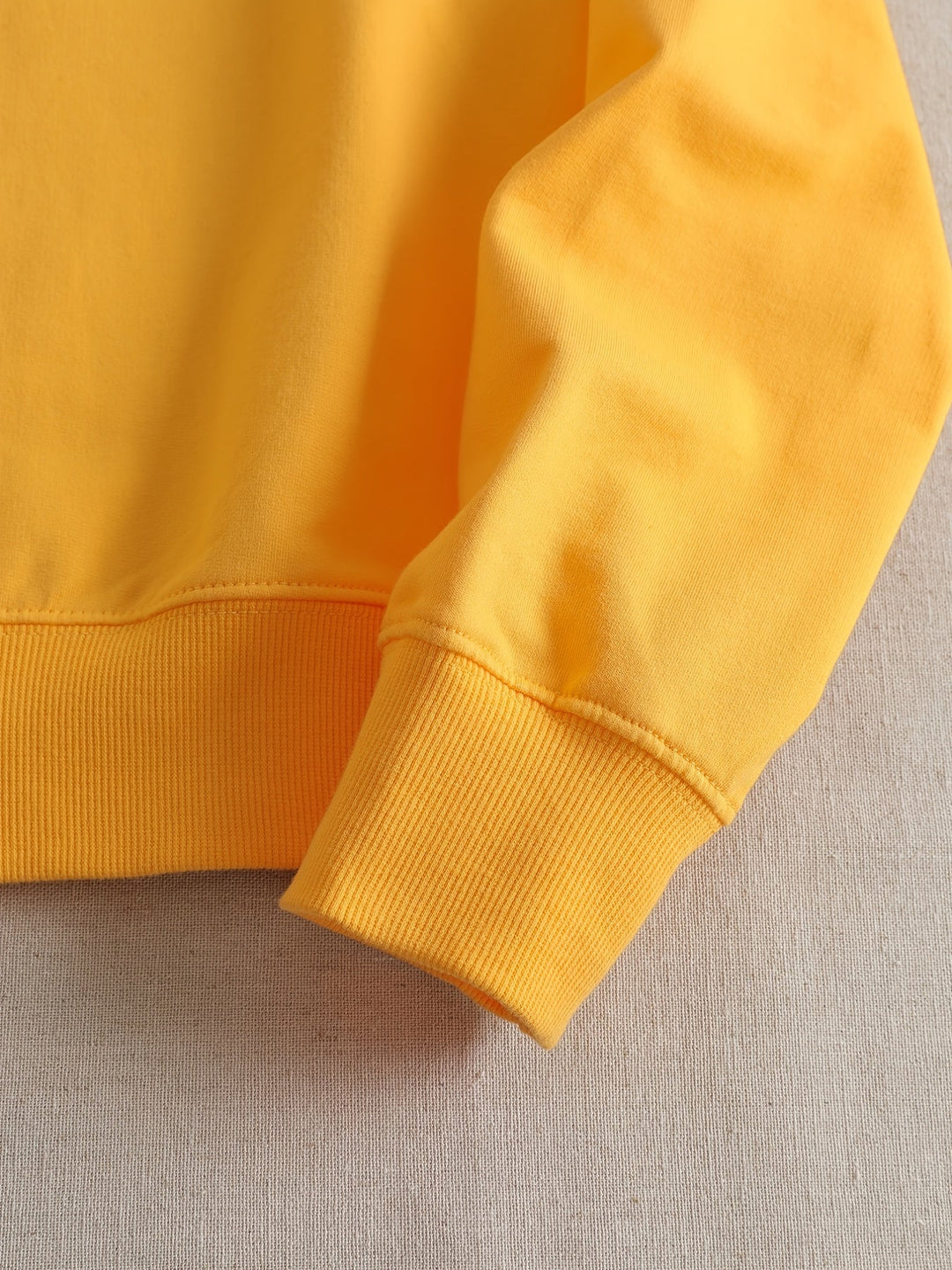 EB | Lässiges Gelbes Sweatshirt mit Humorvollem Grafikdruck
