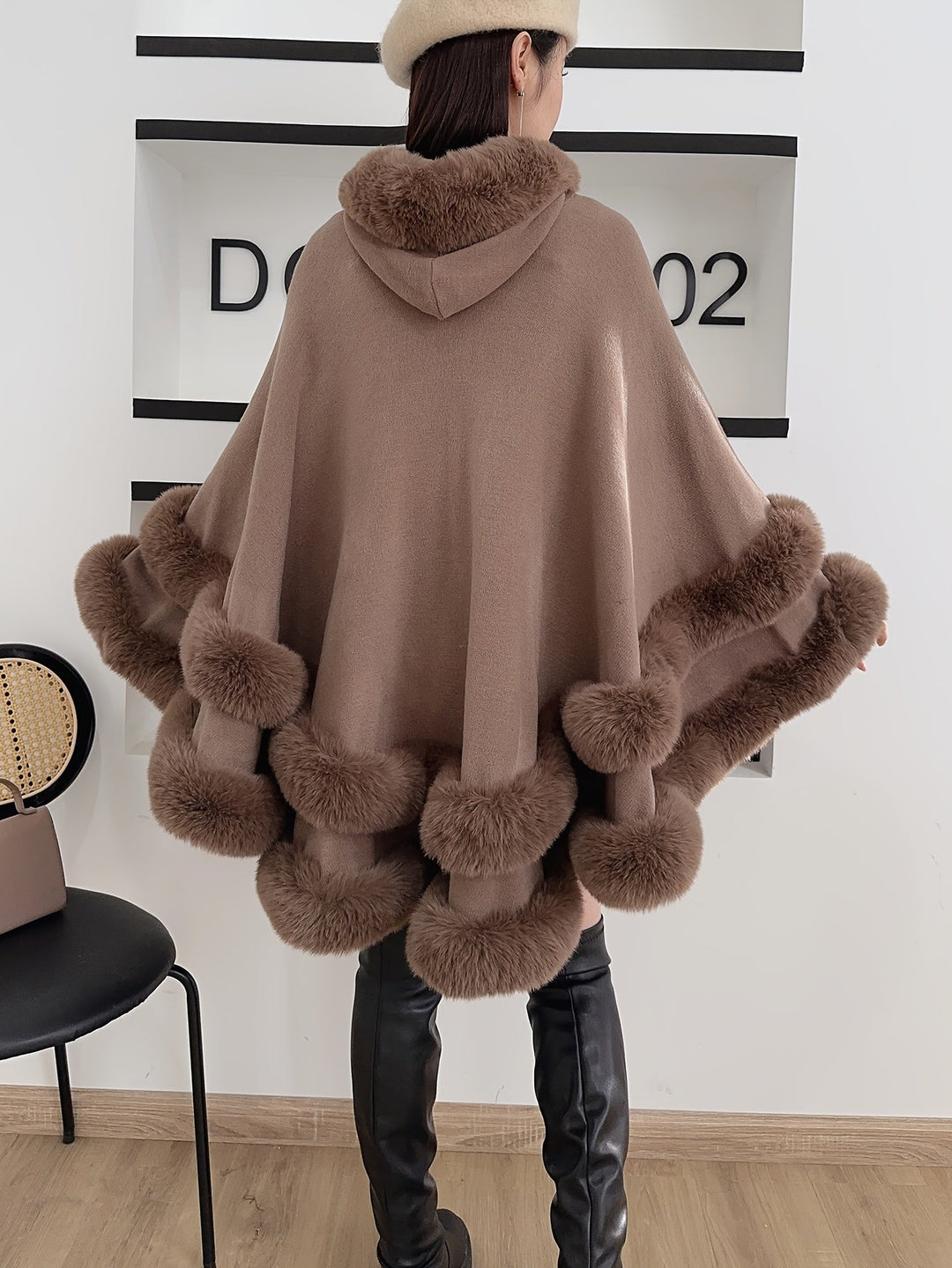 EB | Oversized Furry Cape Jacke für Frauen