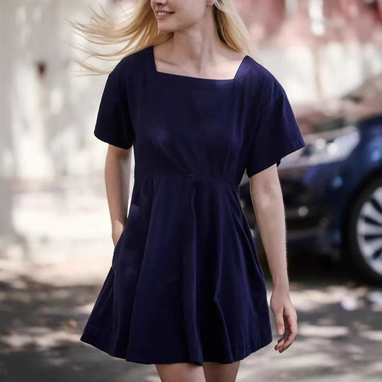 EB | Freizeitkleid mit quadratischem Ausschnitt und Knöpfen