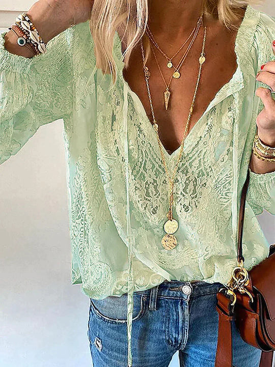 EB | Exklusive Bluse mit Spitzenverzierungen