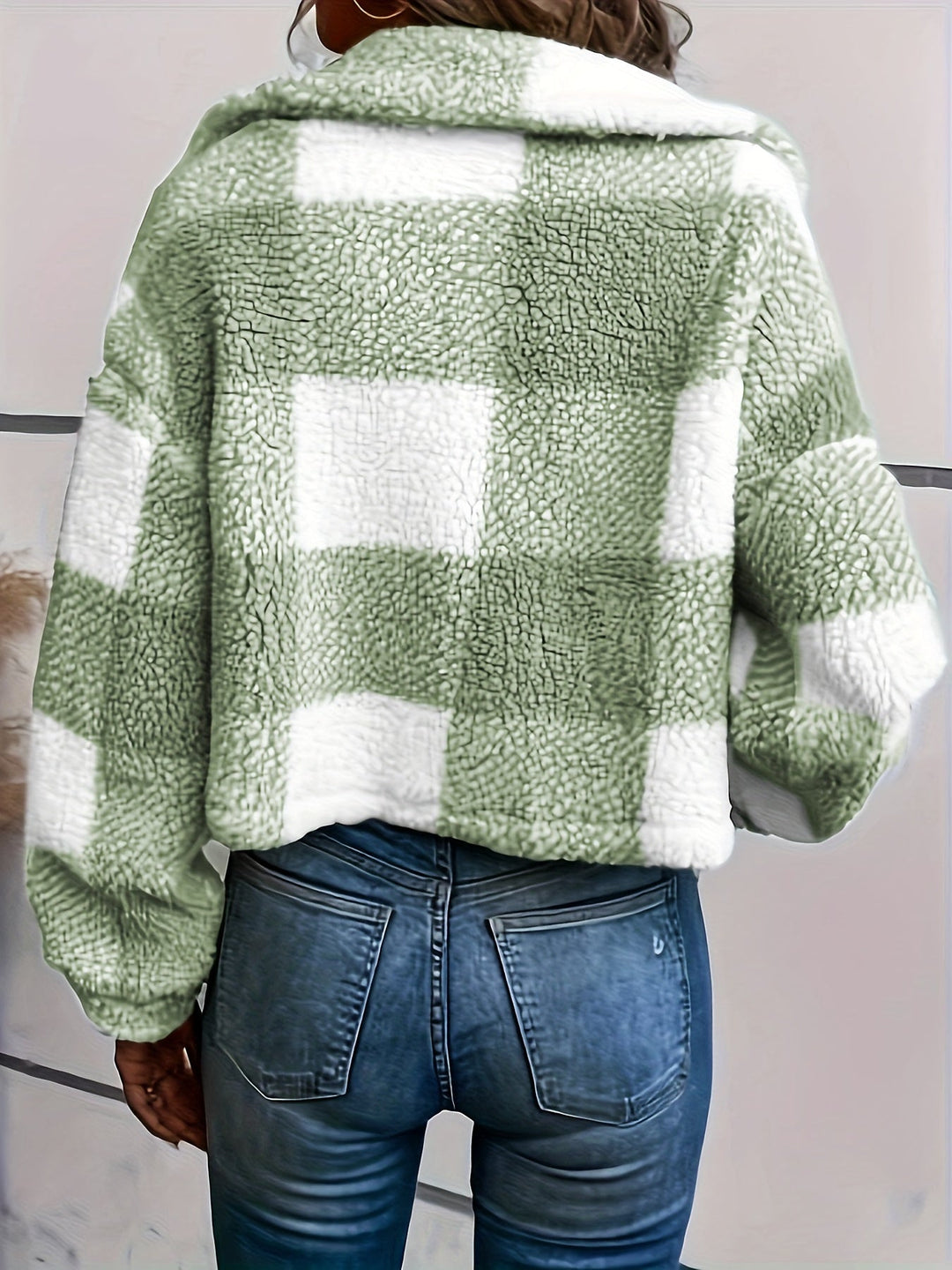 EB | Karierter Teddy-Mantel mit Knopfverschluss