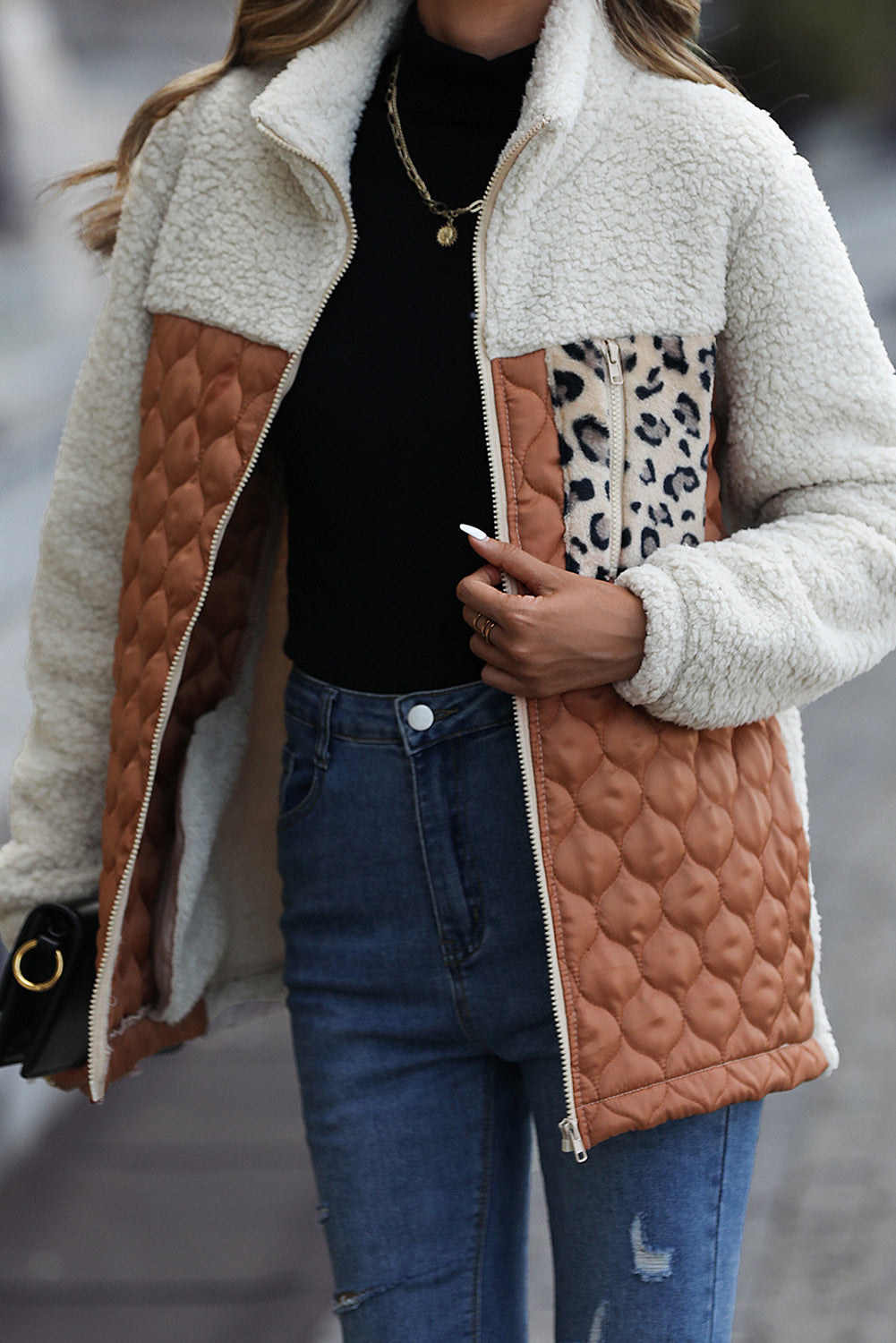 EB | Zip-Jacke mit Stehkragen aus Sherpa mit Leoparden-Patches