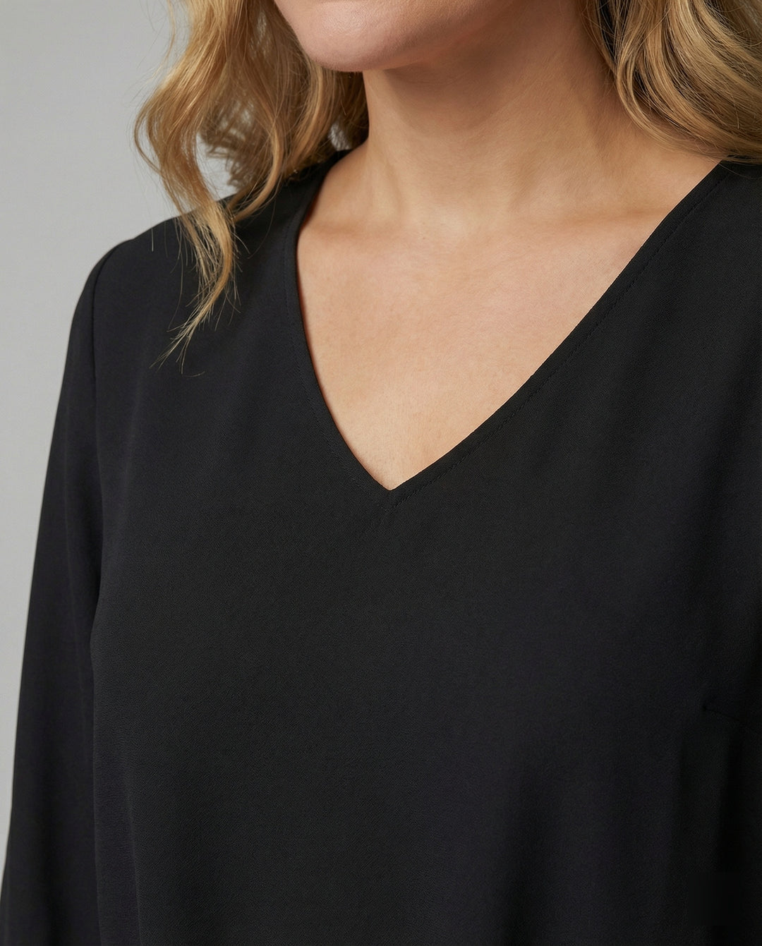 Damen elegante Bluse mit tiefem V-Ausschnitt und voluminösen Ärmeln EB