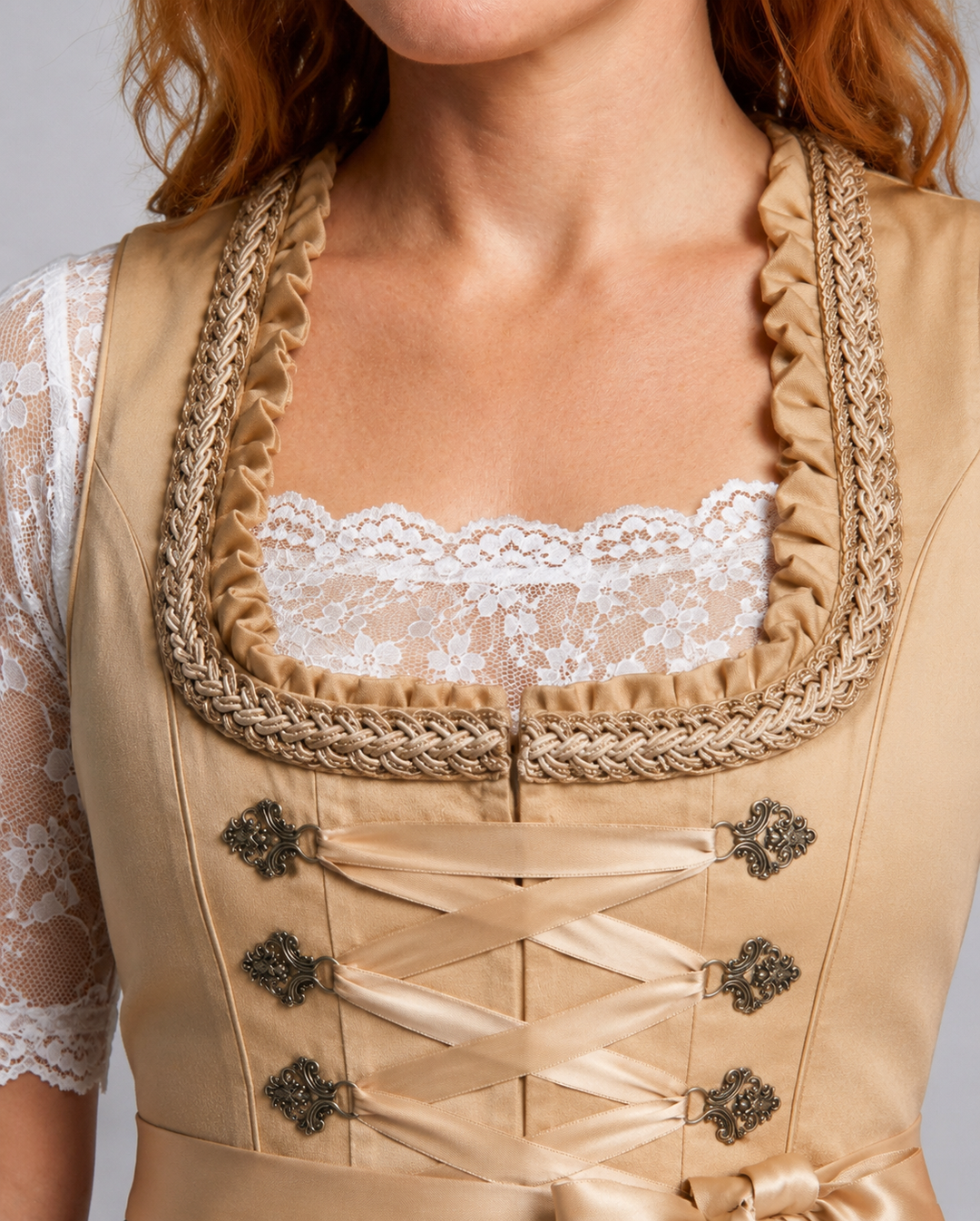 Traditionelles Dirndlkleid mit Schnürmieder für Oktoberfest | EB