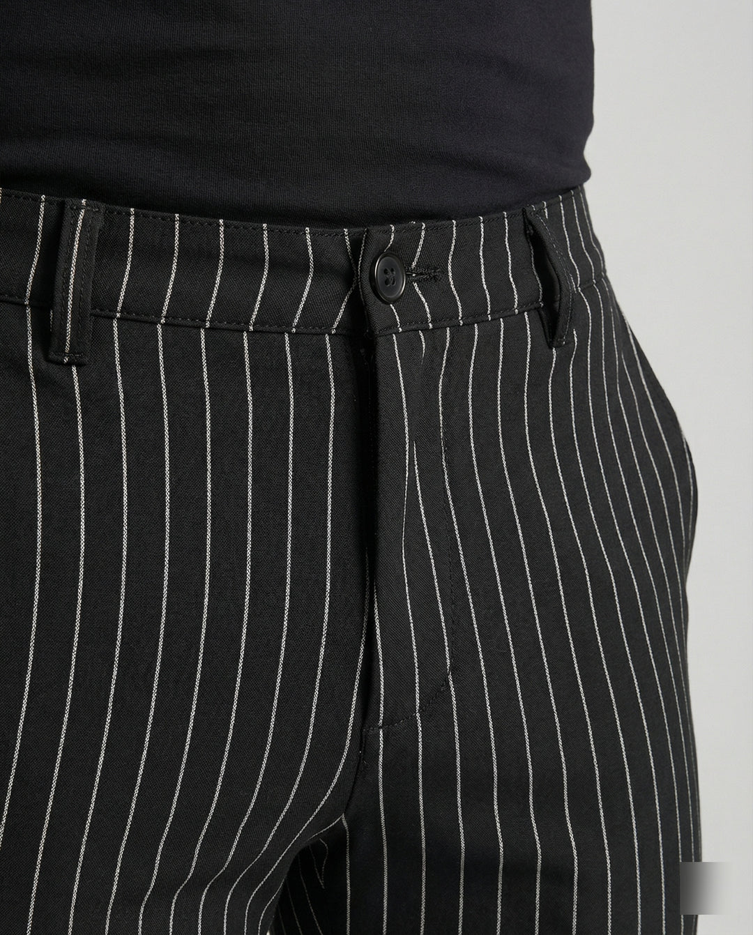 Herren stylische und bequeme Slim-Fit Hose mit gestreiftem Design EB