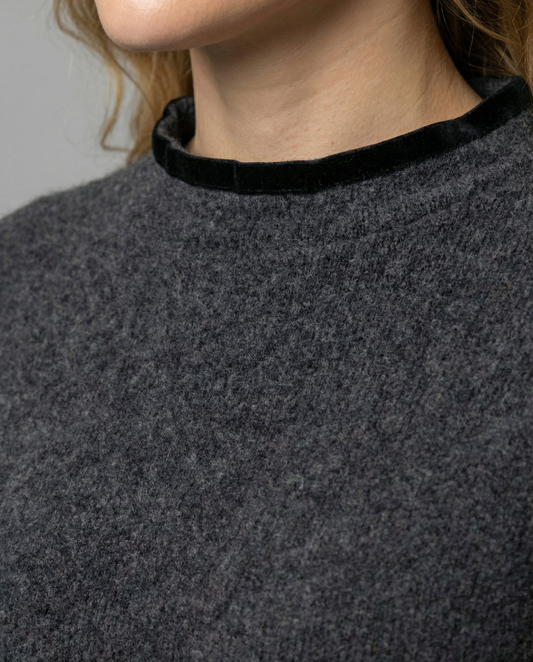 Langes Damen Midikleid in Lockerer Form mit Seitenschlitz | EB