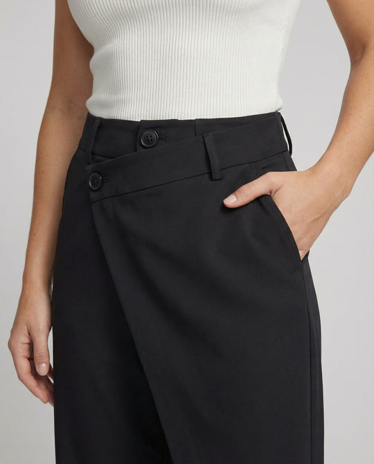 EB | Asymmetrische Weite Hosen