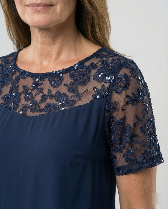 Damen Elegantes Schichtkleid mit Spitzenärmel und asymmetrischem Saum EB