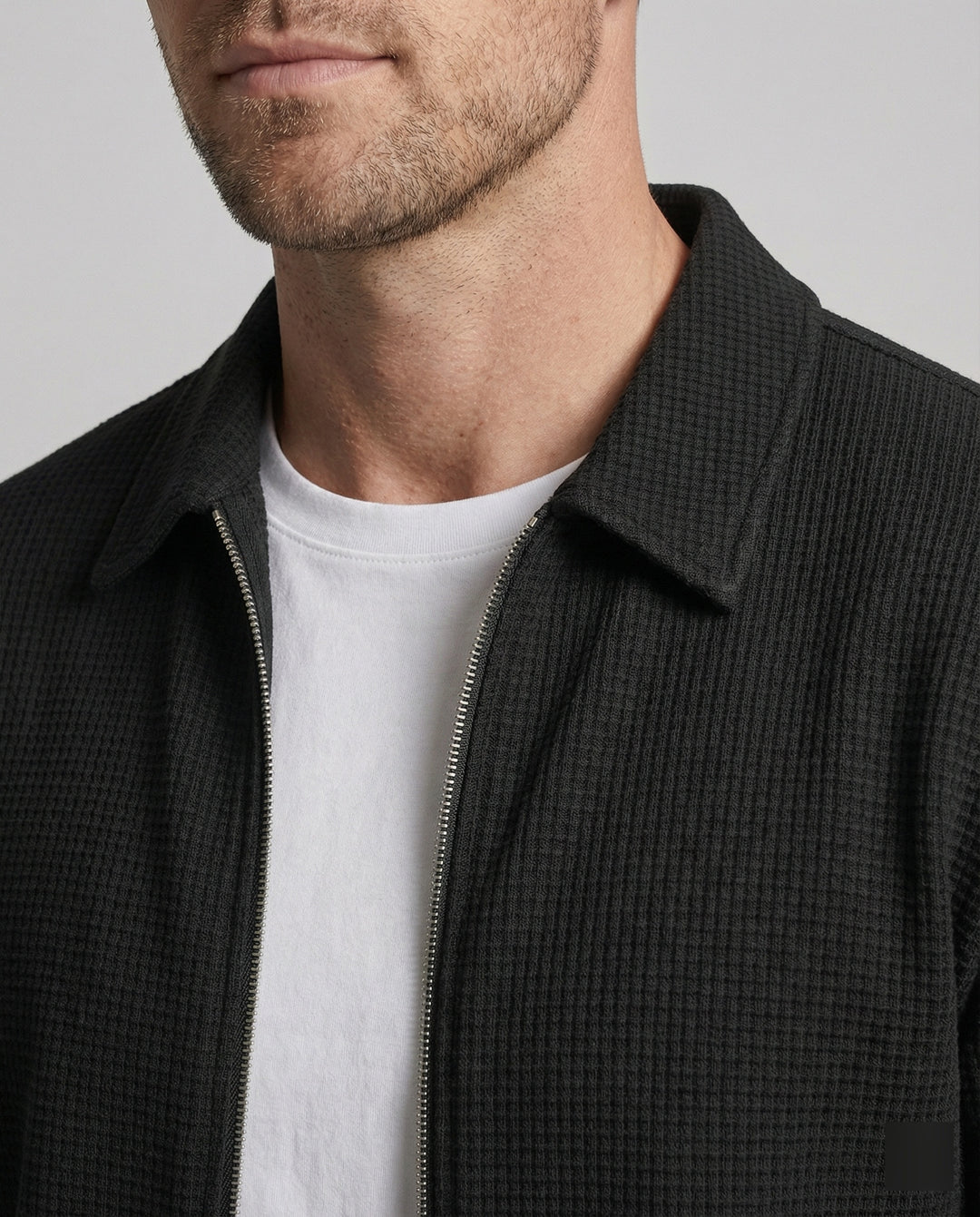 Herren Eleganter Langarmshirt mit strukturierter Oberflächenbeschaffenheit und hochwertigem Reißverschluss EB