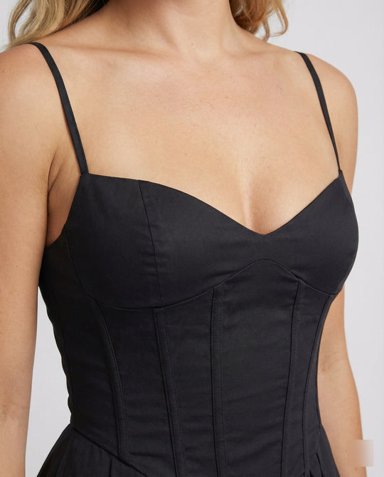 Damen Elegantes Langkleid mit taillierter Silhouette und schwingendem Rock EB