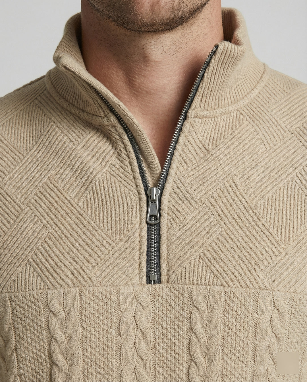 Herren Strickpullover mit hohem Kragen und modernem Reißverschluss EB