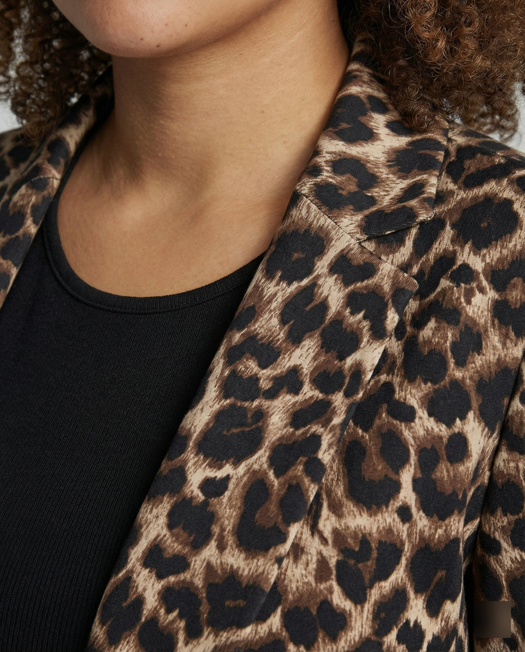 Damen Modischer Blazer im Leo-Design mit schlankem Schnitt EB