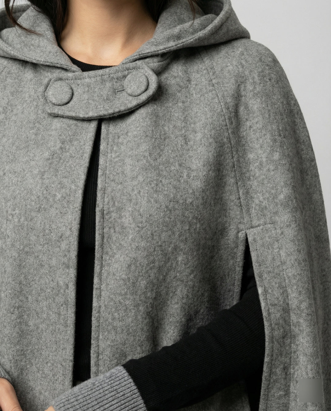 Damen modern geschnittener Umhang mit Kapuze EB