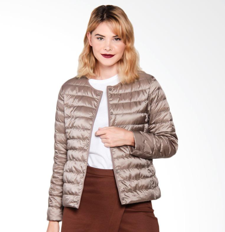 EB | Elegance Essential" kragenlose kompakte Daunenjacke