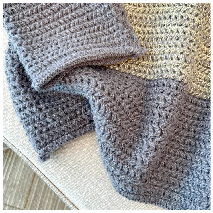 EB | Gemütlicher Plus Size Fauler Tag Patch Farb Sweater