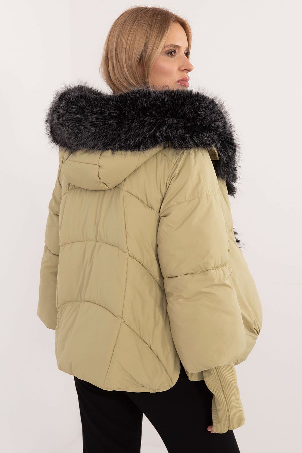 EB | Gefütterte Jacke Kapuze mit Pelzrand Warm und Stilvoll