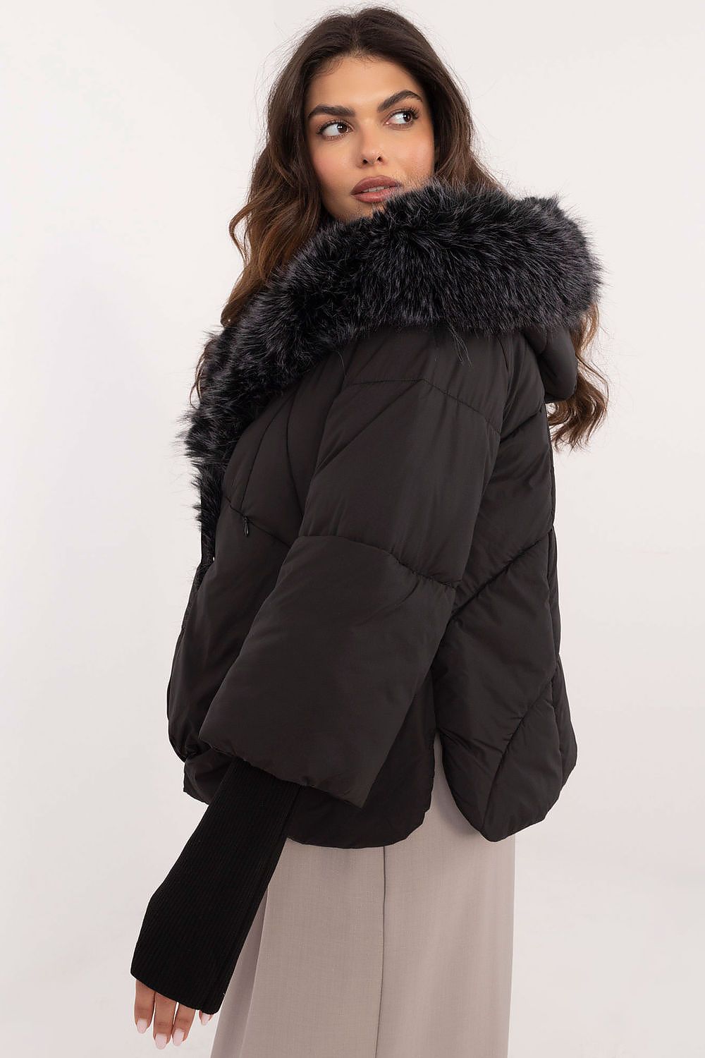 EB | Gefütterte Jacke Kapuze mit Pelzrand Warm und Stilvoll