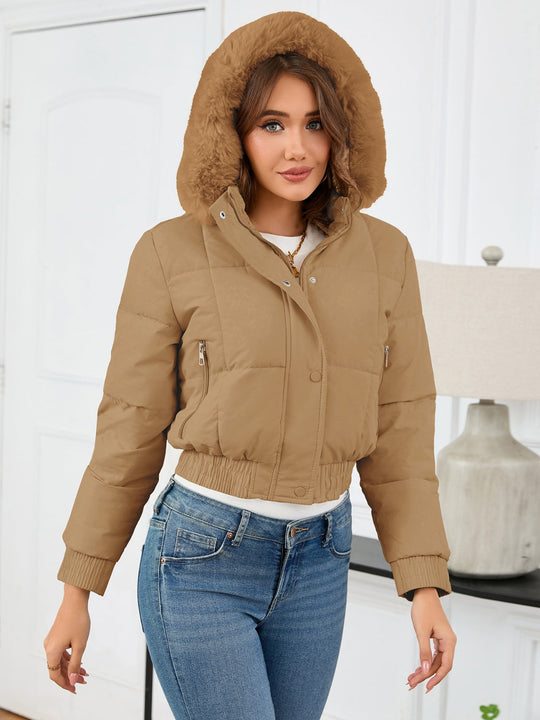 EB | Wattierte Winterjacke mit Pelzkapuze und Taschen