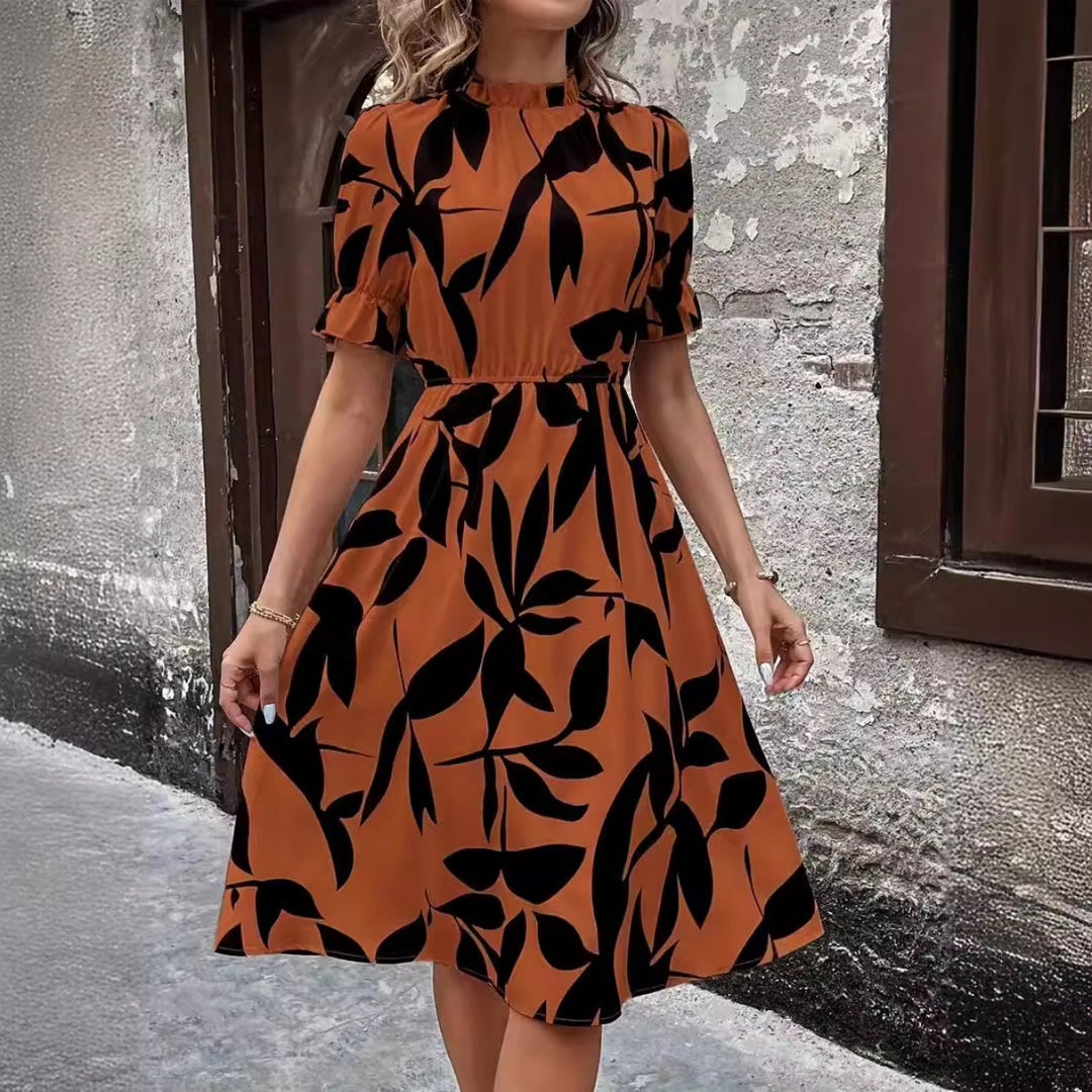 EB | Kleid mit Rundhalsausschnitt und Rüschen