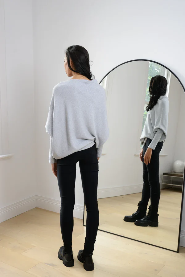 EB | Asymmetrisch Drapierter Pullover