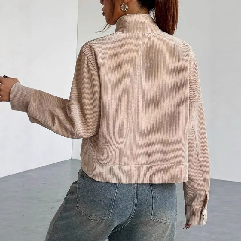 EB | Verkürzte Cordjacke mit Weitem Kragen und Reißverschluss