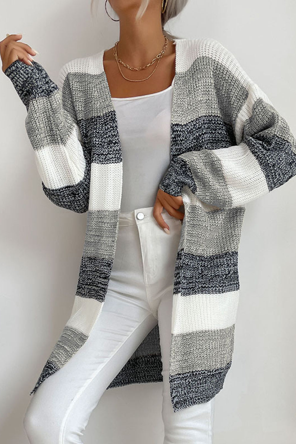 EB | Einfache und Stilvolle Strickjacke