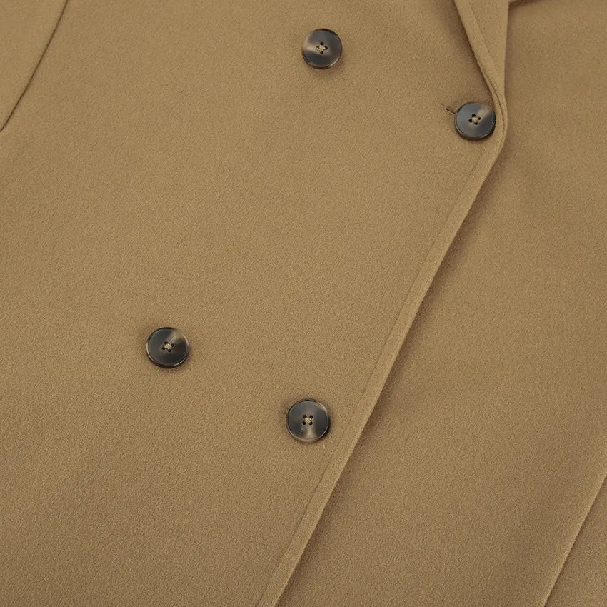 EB | elegante braune Wolljacke mit doppelter Knopfreihe, halblang