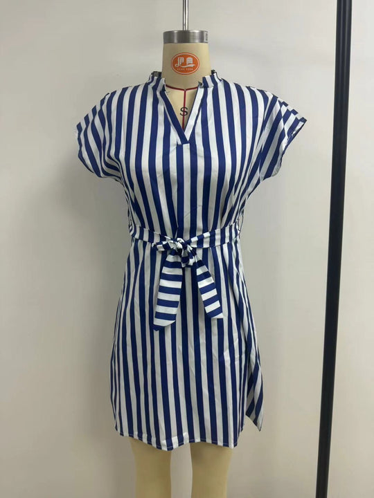 EB | Ärmelloses gestreiftes Kleid mit Schnürsenkeln