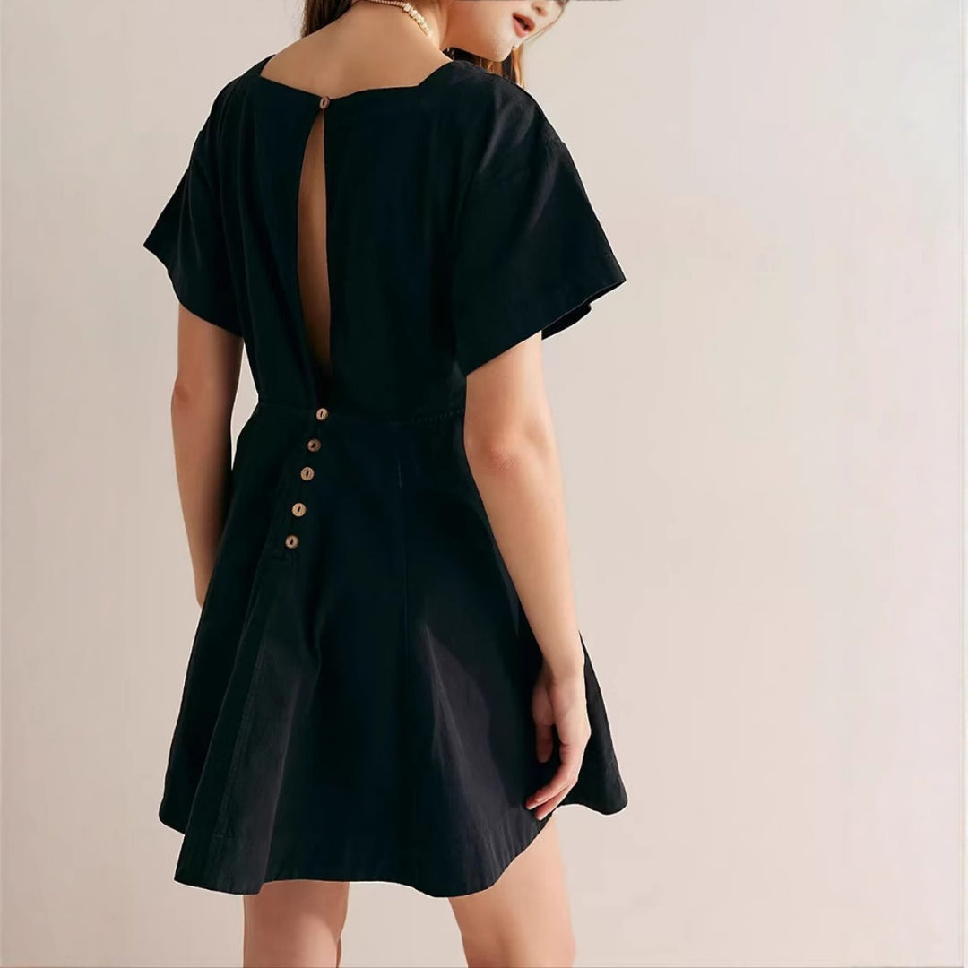 EB | Freizeitkleid mit quadratischem Ausschnitt und Knöpfen