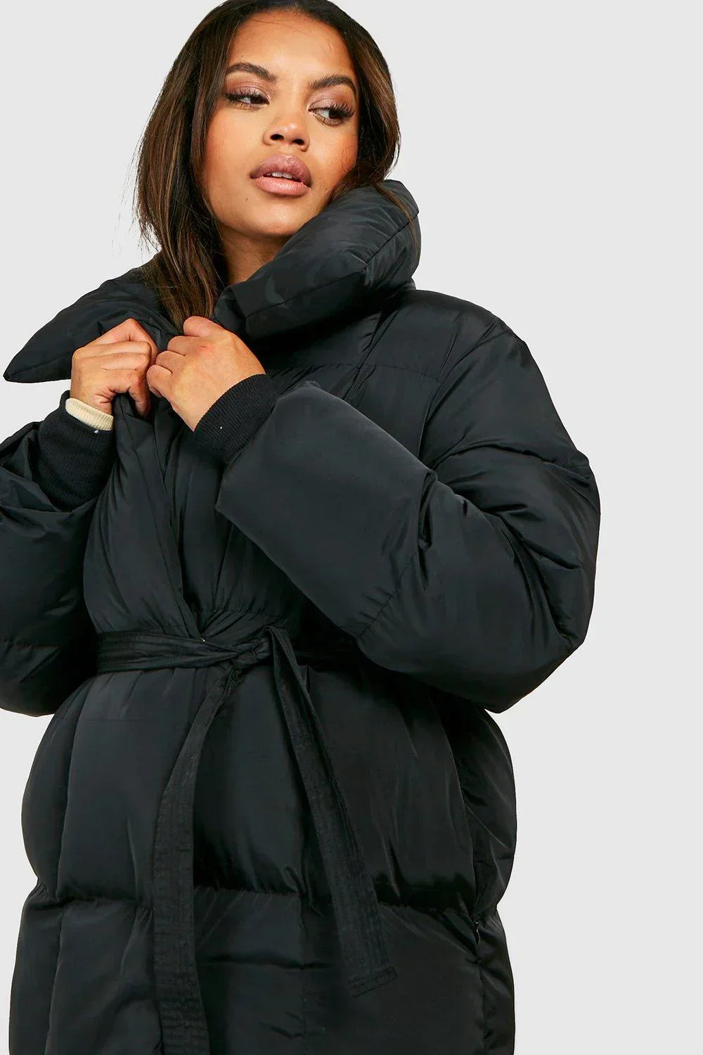 EB | Kurze Damenjacke mit Stehkragen und Taillierter Taille