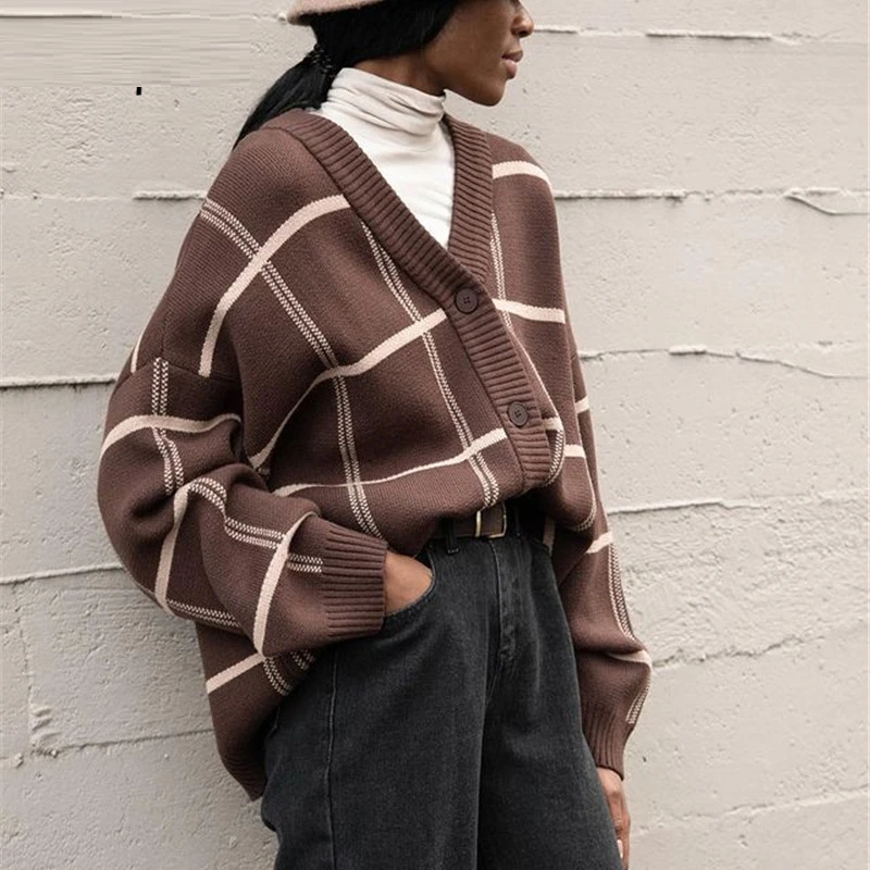 EB | Retro Cardigan Eine Legere und Bequeme Outfit