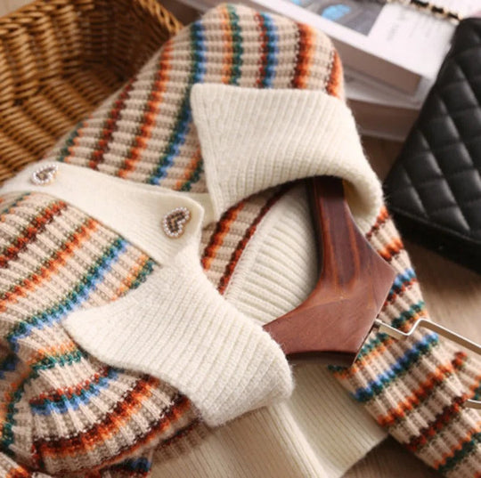 EB | Gestreifte Strickjacke mit Kragen