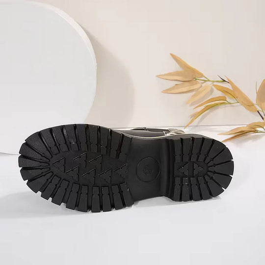 Retro-Stiefeletten mit Schnalle und dicken Absätzen EB EB