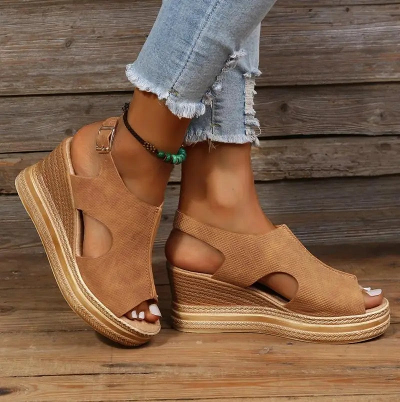EB | Schnallen Keilsandalen