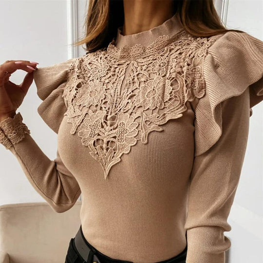 EB - Pullover mit Rollkragen, Rüschen und Spitzendetails