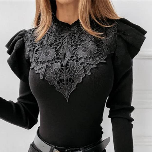 EB - Pullover mit Rollkragen, Rüschen und Spitzendetails