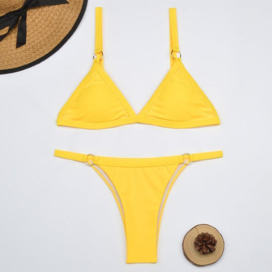 EB Zweiteiliger Bikini-Badeanzug mit goldfarbigen Metallringen und dreieckigen Körbchen