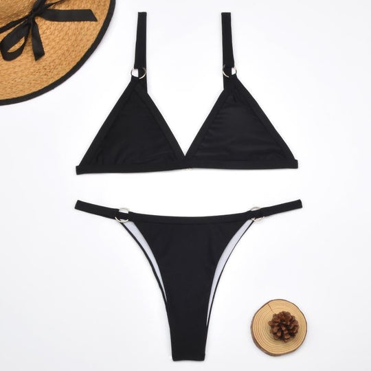 EB Zweiteiliger Bikini-Badeanzug mit goldfarbigen Metallringen und dreieckigen Körbchen