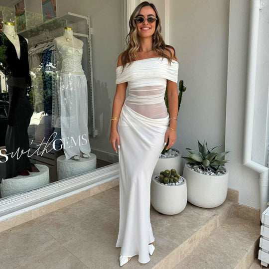 EB | Ein-Wort-Kragen-Plissee-Kleid aus Mesh mit diagonaler Spanne