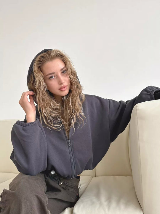 EB | leichter kurzer Sport-Sweatshirt mit Kapuze