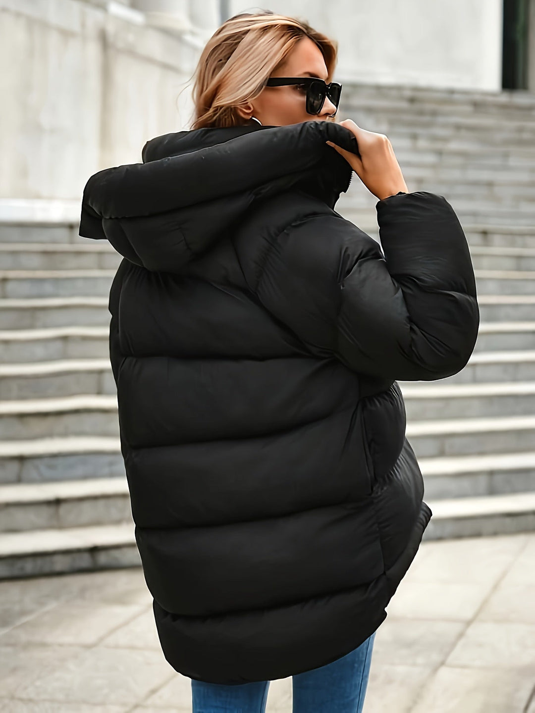 EB | Kurze Steppjacke mit Kapuze und Stehkragen für Damen Ideal Bei Kaltem Wetter