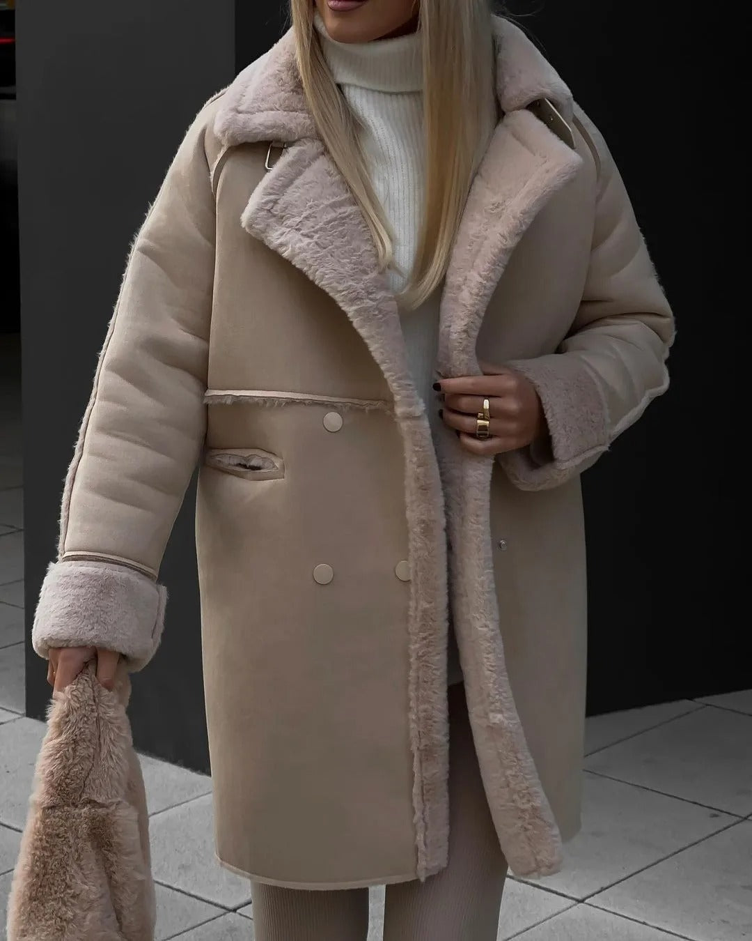 EB | Kuscheliger Mantel mit Shearling Futter in Übergröße