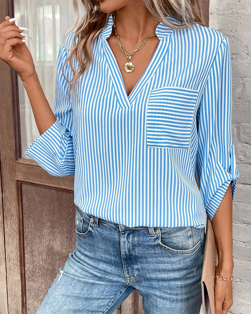 EB | Gestreiftes Shirt mit V-Ausschnitt und Brusttasche