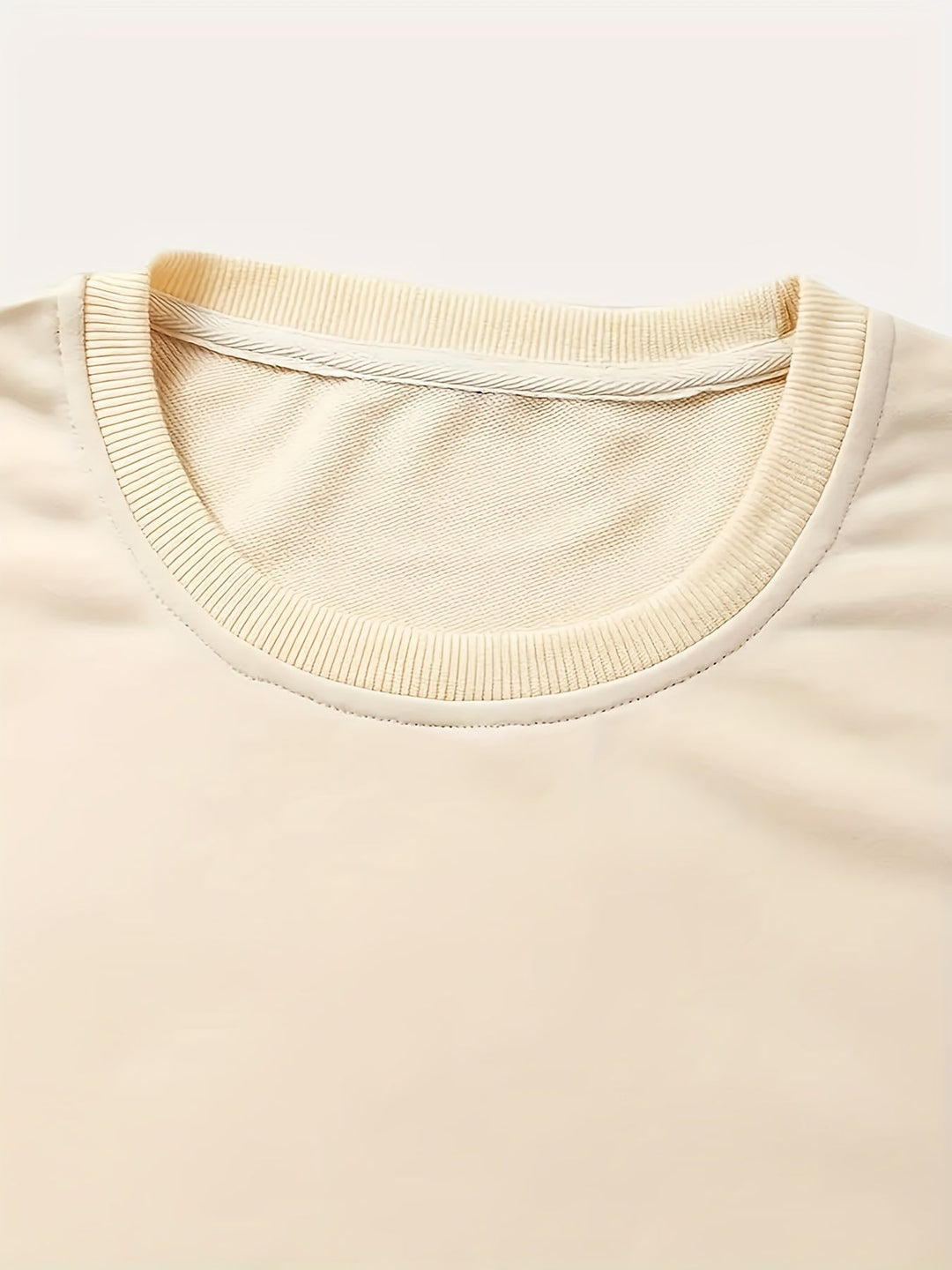 EB | Sweatshirt mit Künstlerischem Gesicht Baumwolle Trendy und Bequem