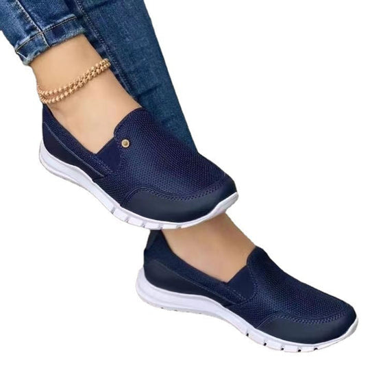 Schmale Slip-on Schuhe mit eleganter weißer Laufsohle EB