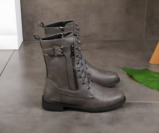 EB | Kurze Stiefel mit dicken Absätzen
