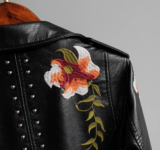 EB | Bestickte Frauen Kunstleder Bikerjacke